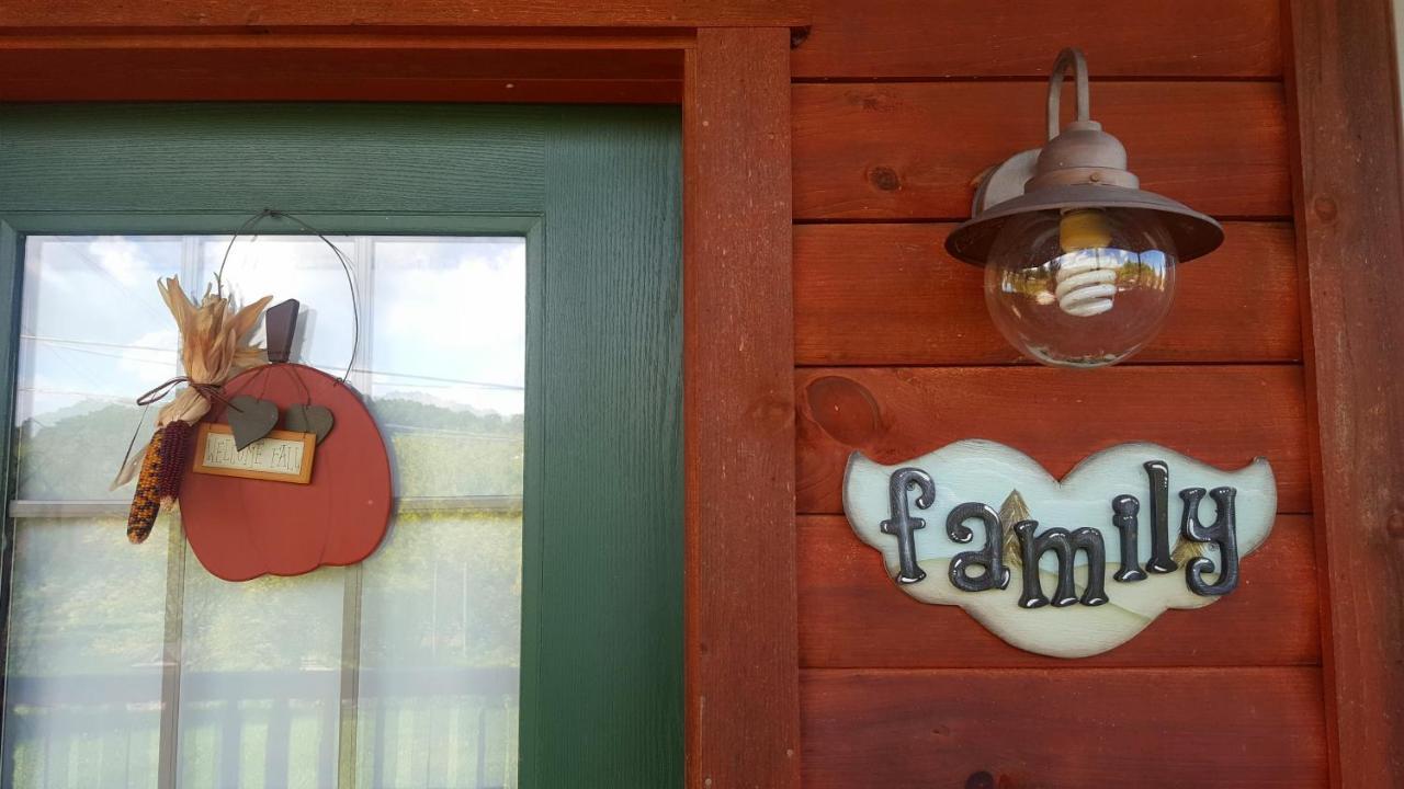 Amish Blessings Cabins Millersburg Exterior foto